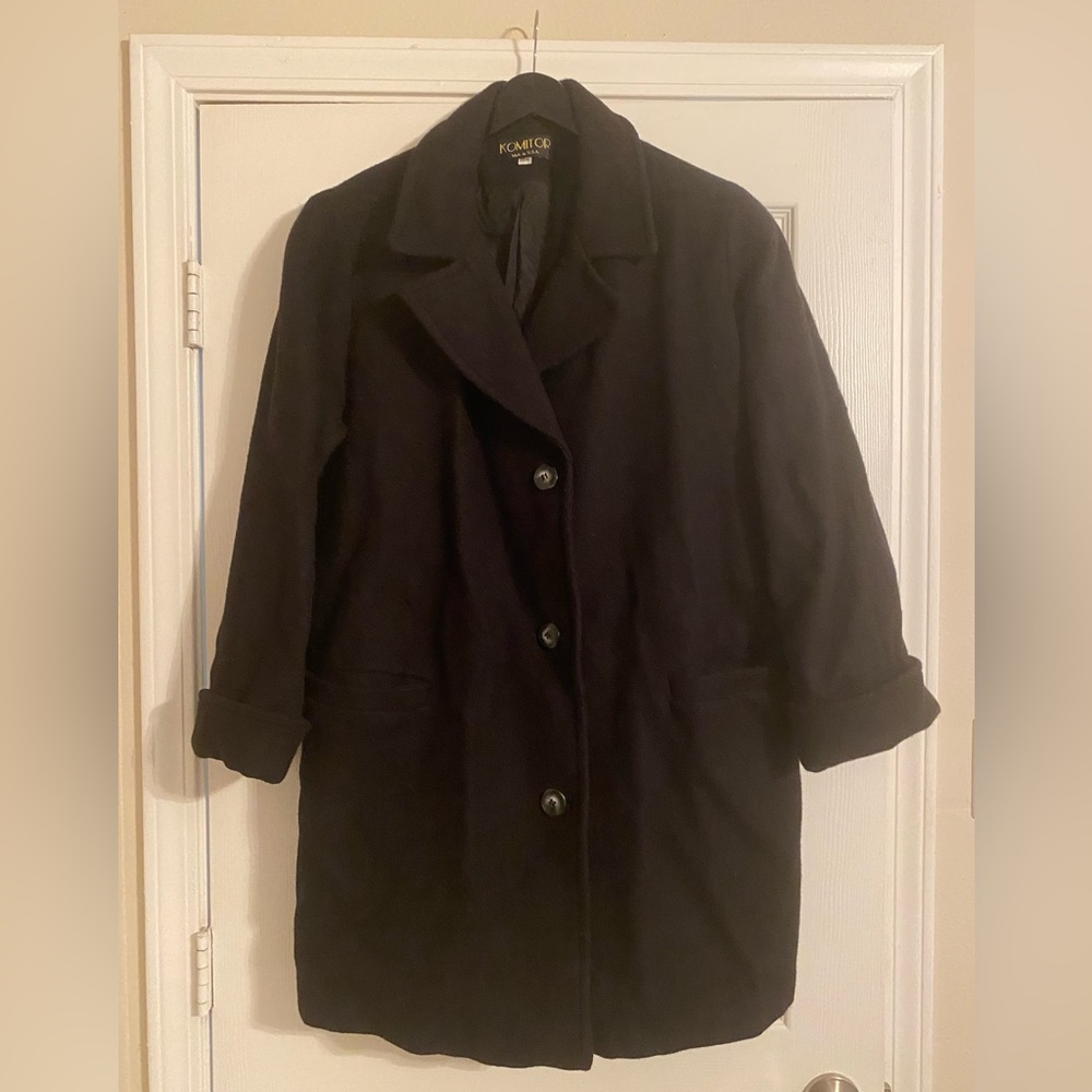 Komitor Black Women's Coat. Button Closure. Pockets. Size 20W. USA.